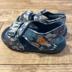アディダス 迷彩 ベビー 14センチ サンダル マジックテープ 軽い