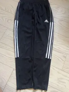 未使用 アディダス ジャージ パンツ 長ズボン 150 ブラック