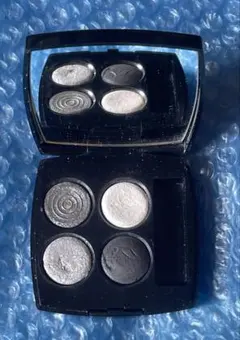 9eシャネル　CHANEL レ キャトル オンブル 93 スモーキーアイズ