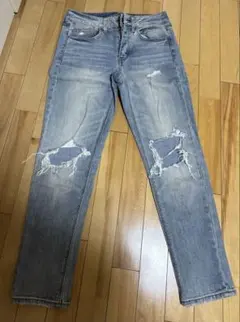 ダメージデニムパンツ