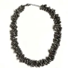 シルバー色 ボールネックレス