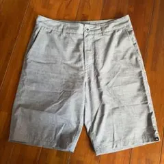 QUIKSILVER クイックシルバー　ハーフパンツ　ショートパンツ グレーのサムネイル