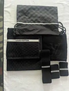 レア物　LOUIS VUITTON ブラック ドローストリングバッグのサムネイル