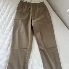 GU ベージュ　ゴムウエスト チノパンツ　M
