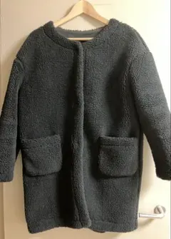 ブラック　黒　ラウンドネック　ボリュームボアジャケット　セミロング