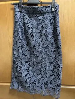 美品ユナイテッドアローズemmel refinesレース柄 紺色￼タイトスカート