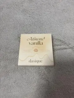 dasique Almond Vanilla アイシャドウパレット