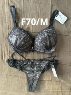 チュチュアンナ　グラマジック　寄せる　レースブラ&コード付Tバック　黒　F70のサムネイル
