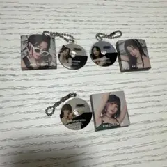 LE SSERAFIM　CD風アクリルチャーム