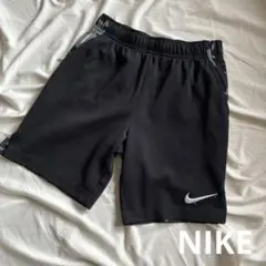 Nike ブラック ハーフパンツ　140cm