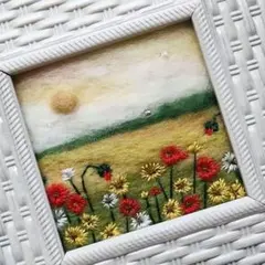 ✽.* ポピーの花咲く丘の風景… 羊毛フェルトminiフレームアート✽.*