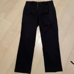 黒のチノパン　メンズ