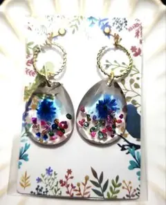 ハンドメイド 青い花のイヤリング