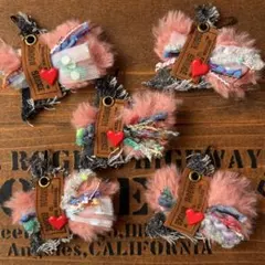 デザインタグ　ファーと引き揃え糸の三角フリンジタグ　ハート② 革タグレザータグ