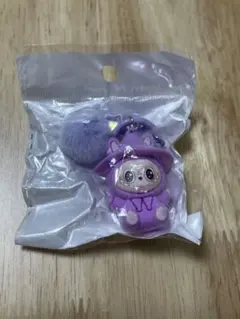Labubu 紫色のキャラクターキーホルダー