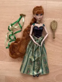 ディズニーストア　アナと雪の女王 クラシックドール　アナ人形　ヘアアクセサリ付き