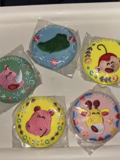 たべっ子どうぶつ　缶バッチ5個セットのサムネイル