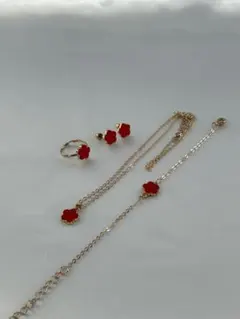 赤い花型 アクセサリーセット