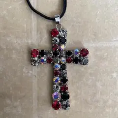 ストーン付き十字架ネックレス