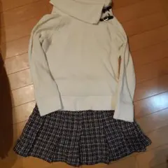 ボートネック ホワイトニット 長袖とスカートのセット