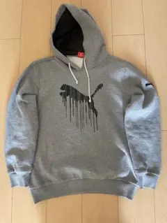 PUMA グレー フード付きパーカー