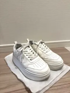 ボリュームソールコートスニーカー　ホワイト　厚底スニーカー