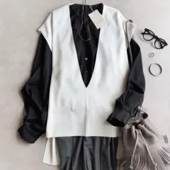 新品✨LE PHILルフィル//Vネックニットジレ ベスト オフホワイト