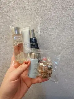 20027円相当⭐クレドポーボーテ♡ラ・クレーム♡特製サイズラディアンス➕ポーチ