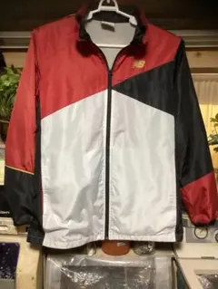 New Balance ウィンドブレーカー レッド/ホワイト/ブラック