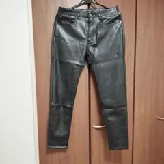 革パンツ