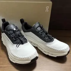 On Cloud away2 スニーカー ホワイト×ブラック
