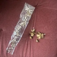 ヘッドドレス　ピアスのセット　ゴールド　クリスタル　リーフ　髪飾り