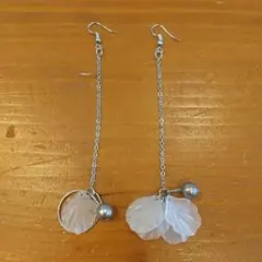 【新品】花びら ロング　ピアス