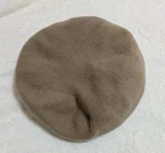 ベージュ ベレー帽