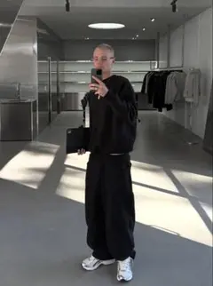 Sweatscollective COZY SWEATER - BLACK