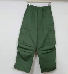 GU　 スーパーワイドカーゴパンツ　オリーブグリーン　Sサイズ