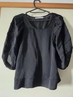 KBF試着のみ　黒デザイントップス