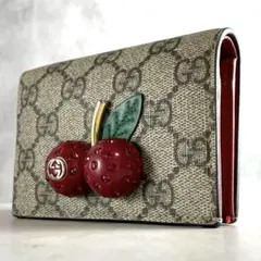 美品 ✨ GUCCI 折り財布 チェリー GGスプリーム
