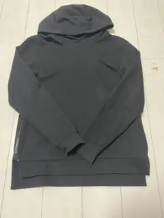 ブラックパーカー　XL