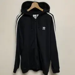 adidas ブラック ジップアップパーカー