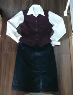 ベストとタイトスカートの2点　OL制服　コスプレ衣装　事務服　タグ付き未使用品