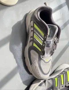 シューズ　靴　adidas
