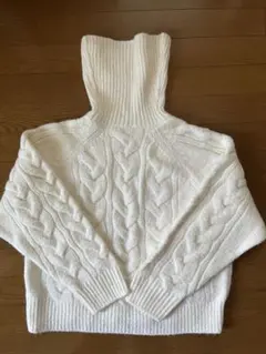 GU タートルネック　ケーブルニット　白　Lサイズ