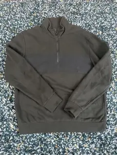 カルバンクライン　カーキー　トレーナー　裏にもう　ロゴプリント