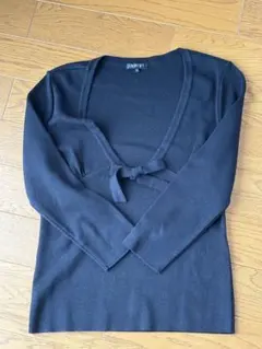 【美品】INDIVI ブラック リボン付き Vネック 38