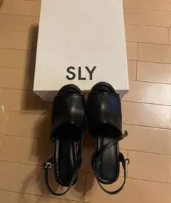 SLY ブラック サンダル スタッズ付きのサムネイル