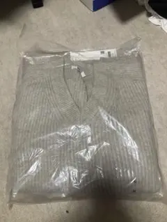 ユニクロ プレミアムラムリブ Vネックセーター Mサイズ