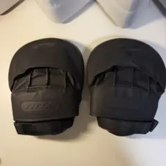 パンチングミット