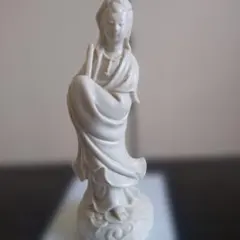お値下げ菩薩像 陶器の菩薩像です - メルカリ