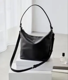 russet【上半期BEST10】《本革》ソフトレザーシンプルショルダーバッグのサムネイル
